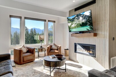 Luxury Chalet 411 I Private Hot Tub I Great Views I Best Price I Discounted Attractions