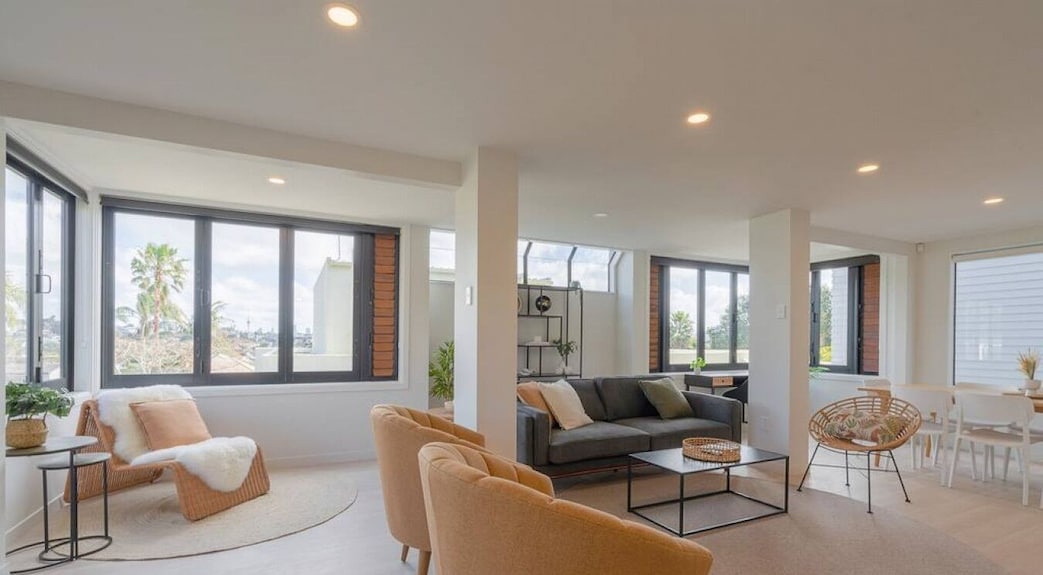 Gorgeous Orakei Home By Furnished Rentals - North Shore
