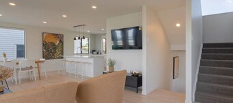 Gorgeous Orakei Home by Furnished Rentals