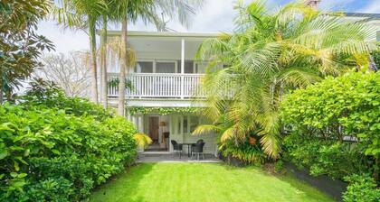 Delightful Freemans Bay Home|by Furnished Rentals