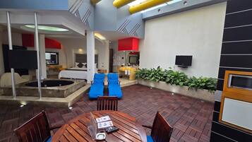 Deluxe Villa | Living area
