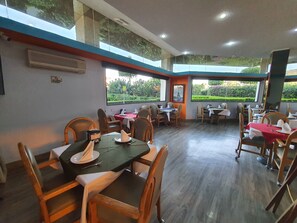 Restaurant - Hotel Alcampo  (El Marques)