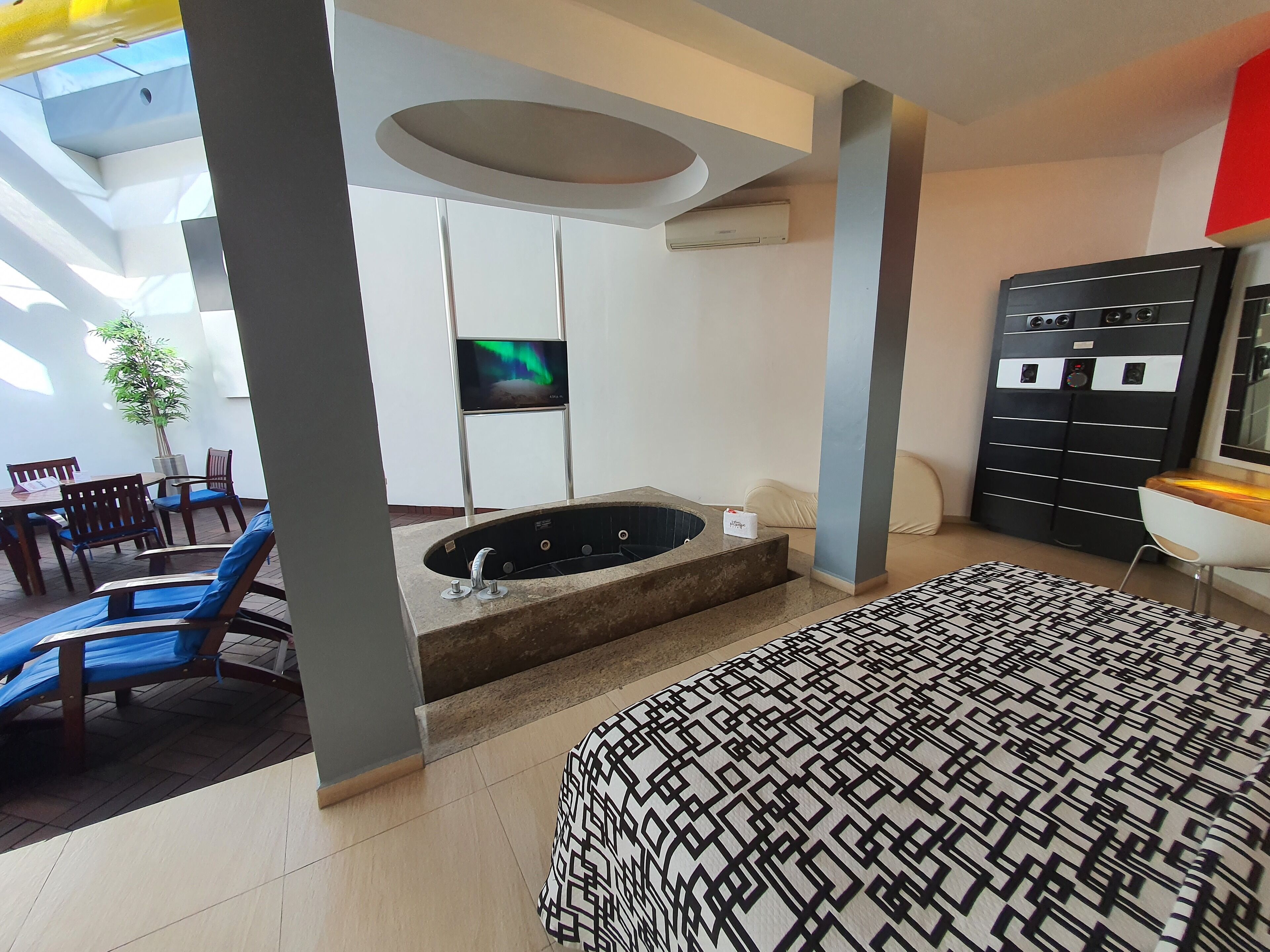 Egyptian cotton sheets, premium bedding, down duvets, Tempur-Pedic beds