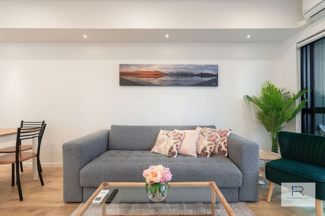 Premier Epsom Townhouse|by Furnished Rentals - Auckland