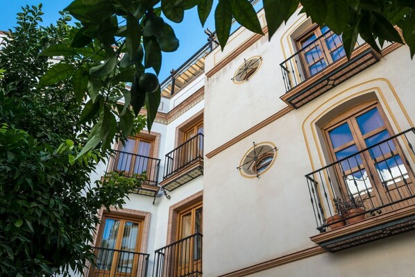 Exterior detail - DescubreHome Postigo, Inner Patio (Sevilla)