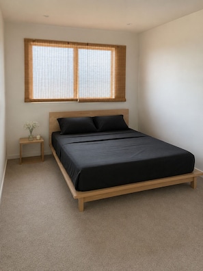 Room - New townhouse , 2 bedrooms , free street parking . (Auckland)