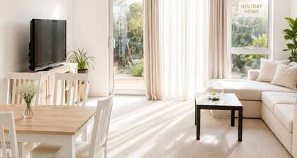 New townhouse , 2 bedrooms , free street parking .