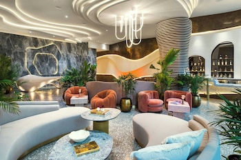 Hotel entrance and lobby at UNFRAMED, Autograph Collection