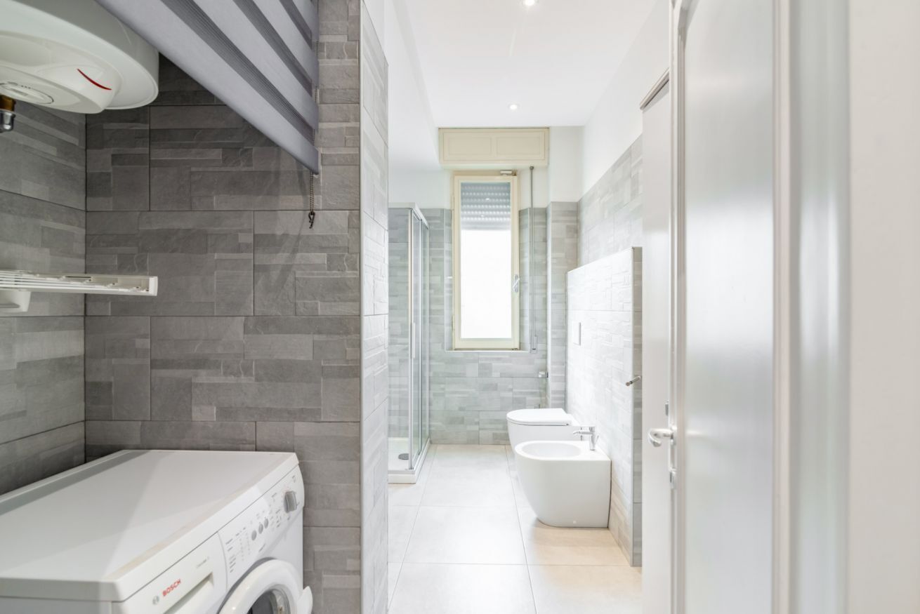 Dusche, Haartrockner, Bidet