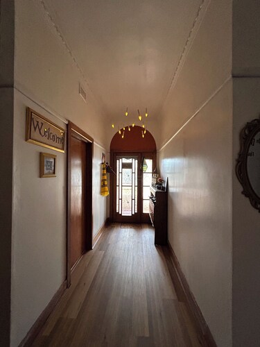 Cozy Harry Potter Home in Maryborough, Victoria, Central, Spacious, Magical Stay