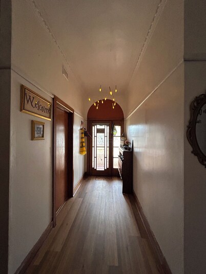 Cozy Harry Potter Home in Maryborough, Victoria, Central, Spacious, Magical Stay