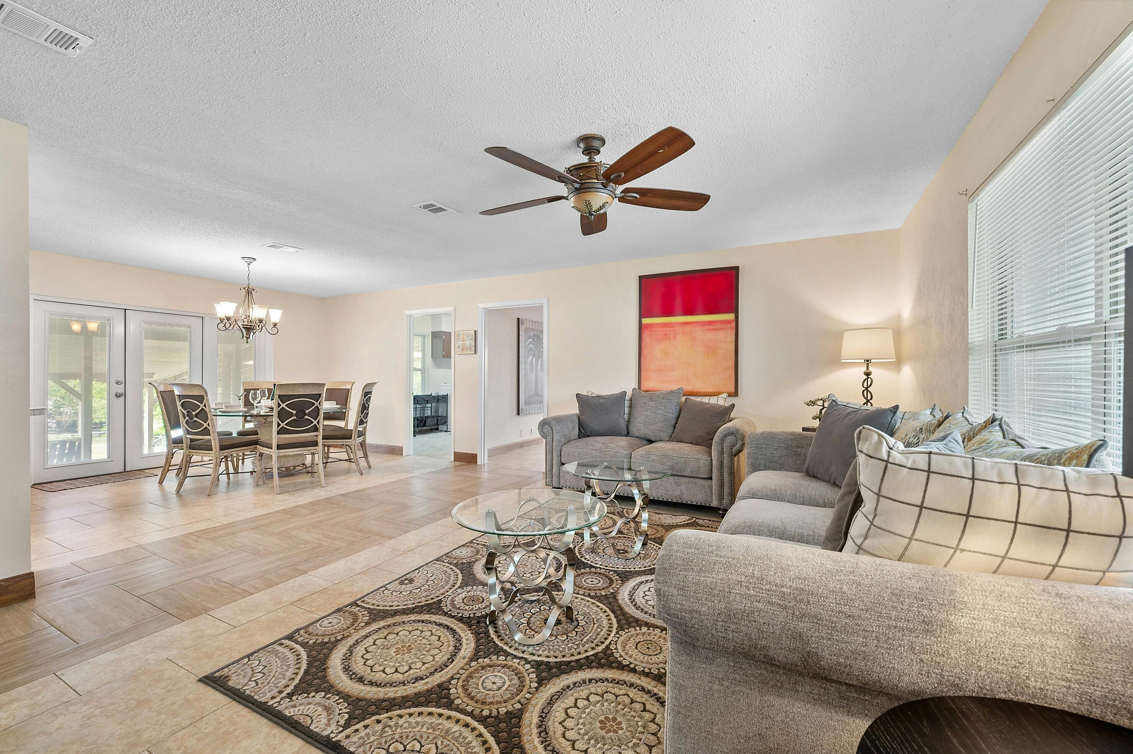 Austin Stonewall Hideaway- 3BR, Spacious Backyard + Close to Austin!