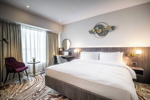 Superior Room, 1 King Bed | In-room safe, laptop workspace, free WiFi, bed sheets - Ramada by Wyndham Bucharest Otopeni Airport (Otopeni)