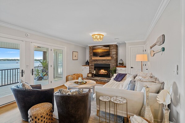 Smart TV, fireplace, offices