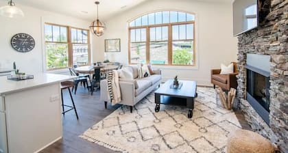 Upscale Condo in Downtown Blowing Rock