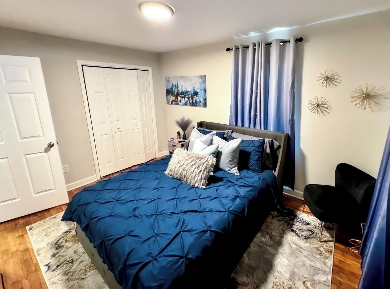 2 habitaciones, tabla de planchar con plancha, wifi y ropa de cama 