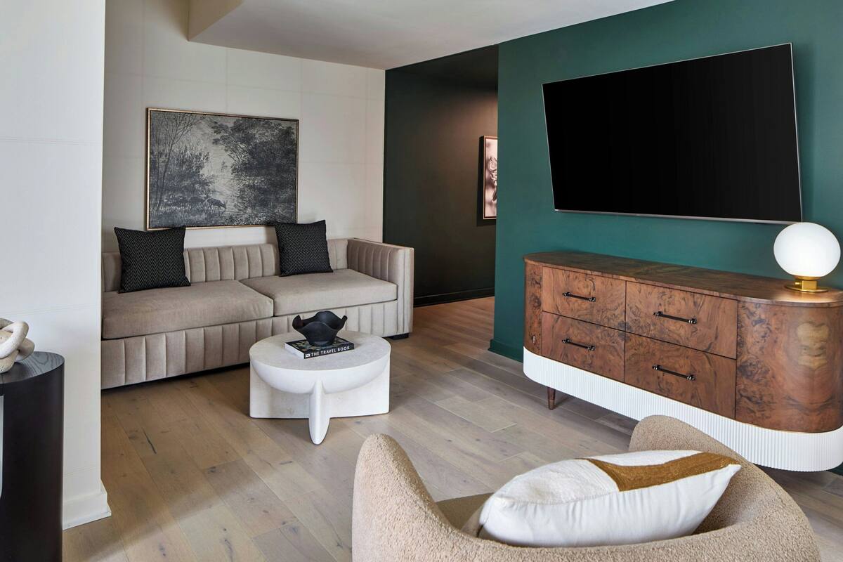 Grand Suite, 1 Bedroom | Living room | 55-inch flat-screen TV with digital channels, Netflix