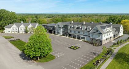 Brookmere Saratoga, a Tribute Portfolio Hotel