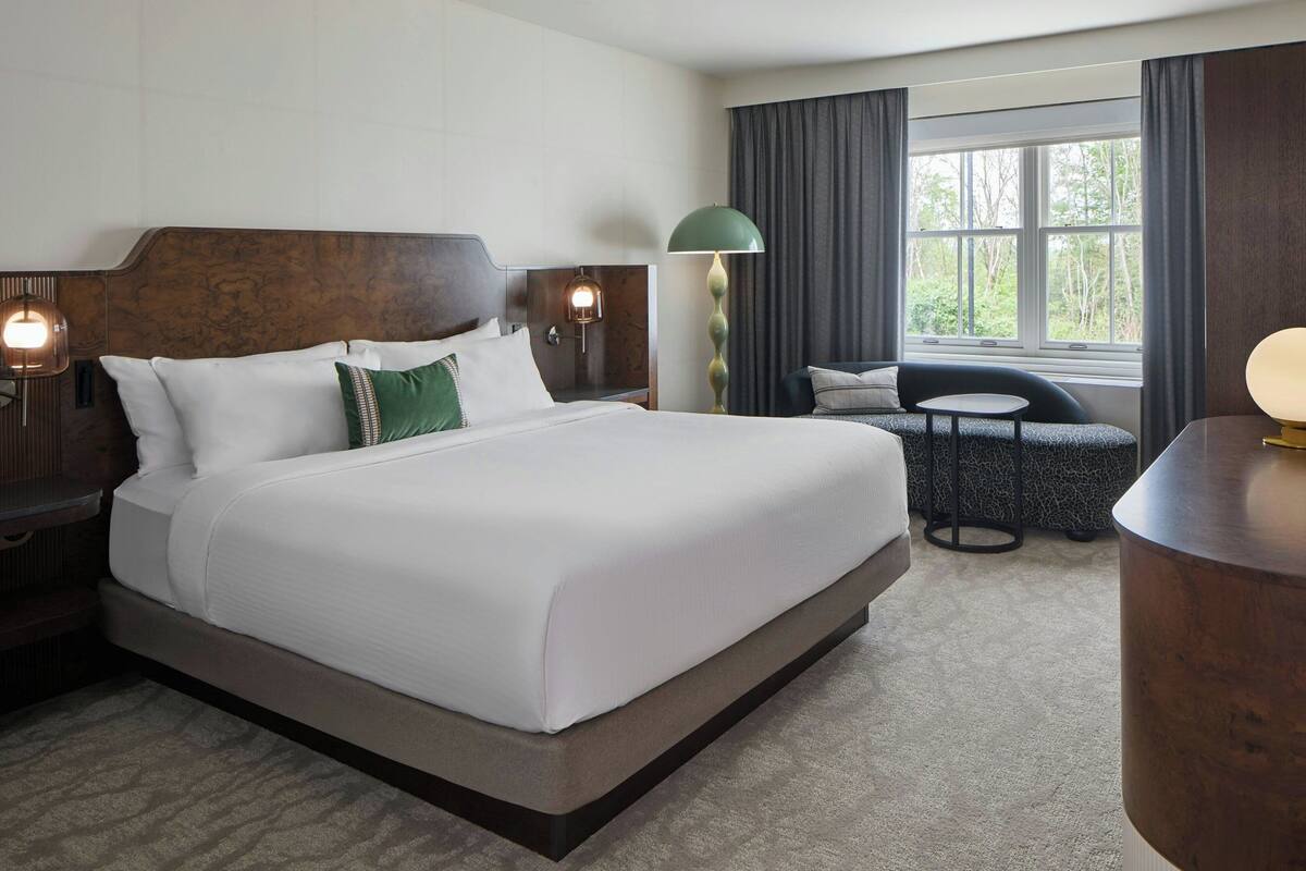 Signature Room, 1 King Bed | Premium bedding, desk, laptop workspace, WiFi (free)