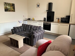 Apartment, 2 Bedrooms (Charlotte Street) | Private kitchen | Fridge, microwave, oven, electric kettle - Charlotte Street (Ayr)