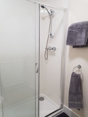 Apartment, 2 Bedrooms (Charlotte Street) | Bathroom