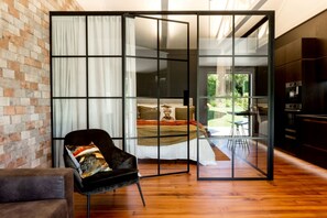 1 habitación, tabla de planchar con plancha y wifi 