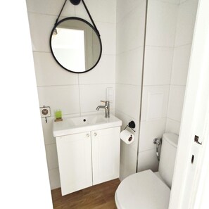Shower - Sage Green Cosy Studio (Łódź)