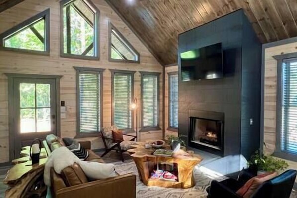 TV, fireplace - Whispering Oaks · A Luxurious Couples Getaway! (Broken Bow)