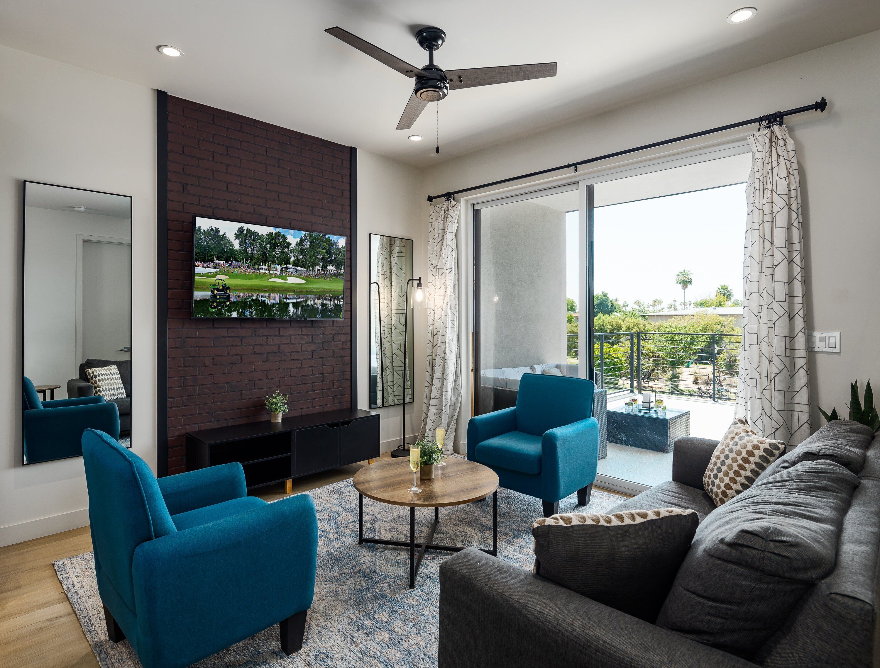 Eldorado - 2 Units - Community Hot Tub
