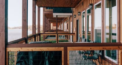 Northwoods Riverbank Sauna Cabin 14A