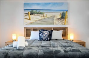 4 bedrooms, desk, iron/ironing board, free WiFi