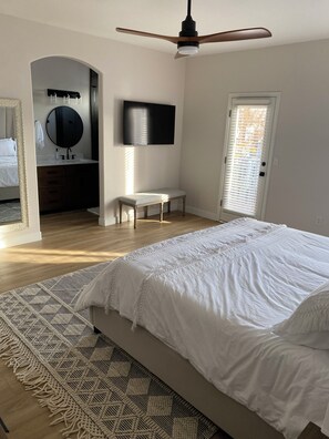 3 habitaciones, tabla de planchar con plancha, wifi y ropa de cama