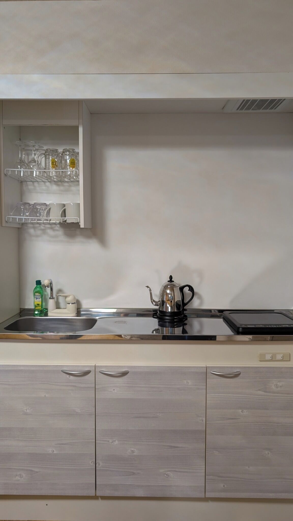 Fridge, microwave