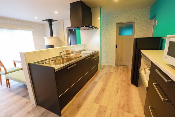 Fridge, microwave, stovetop, electric kettle