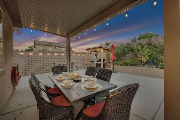 Outdoor dining