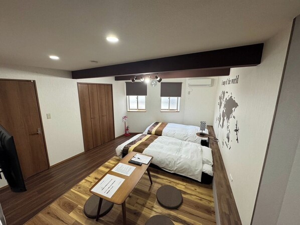 Unclassified image, 1 of 13, button - Swiss 1960 Central location of Awaji Island Entir / Sumoto Hyōgo (Sumoto)