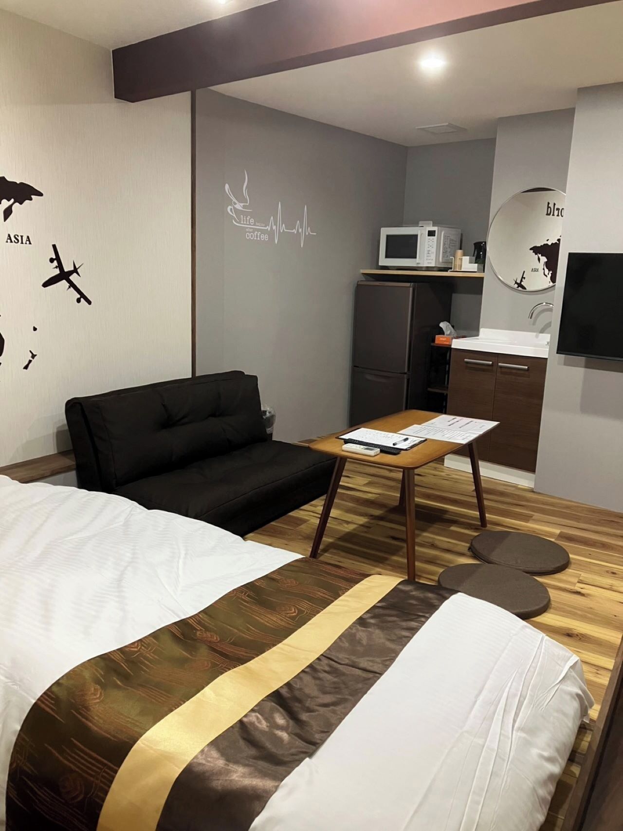 1 chambre, bureau, draps fournis