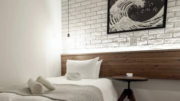 1 bedroom, desk, free WiFi, bed sheets
