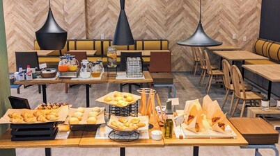 NonsmokingJapaneseWestern style roomBreakfast / Asago Hyōgo