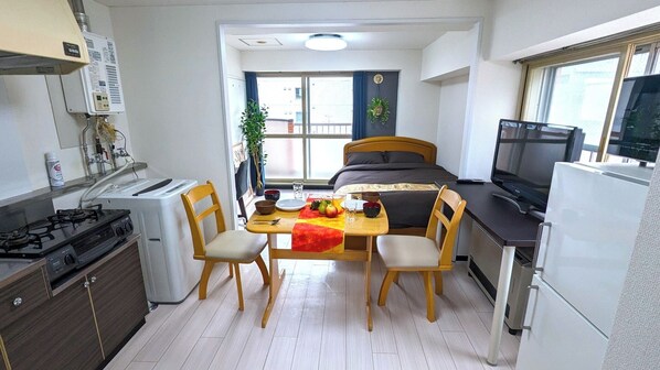 1 bedroom, desk, free WiFi, bed sheets