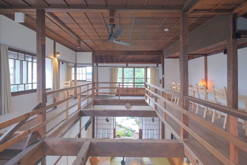 Fox White Temple / Nagano Nagano