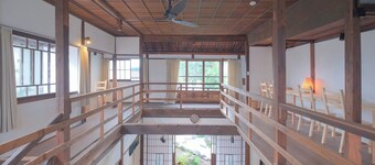 Fox White Temple / Nagano Nagano