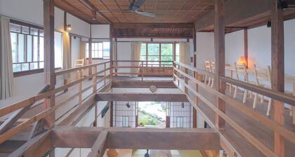 Fox White Temple / Nagano Nagano