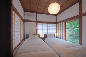 1 soverom, skrivebord, wi-fi (inkludert) og sengetøy