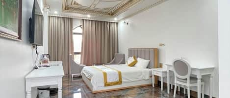 Luxury Double Room, Balcony, City View | Free WiFi