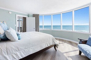 2 bedrooms, iron/ironing board, free WiFi, bed sheets - Oceanfront Luxury 2BDR/2BA @ Peck Plaza 8NE (Daytona Beach)