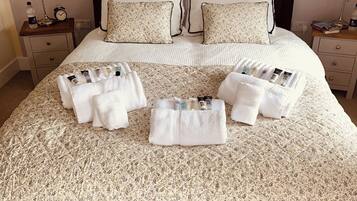 1 slaapkamer, een strijkplank/strijkijzer, wifi, beddengoed