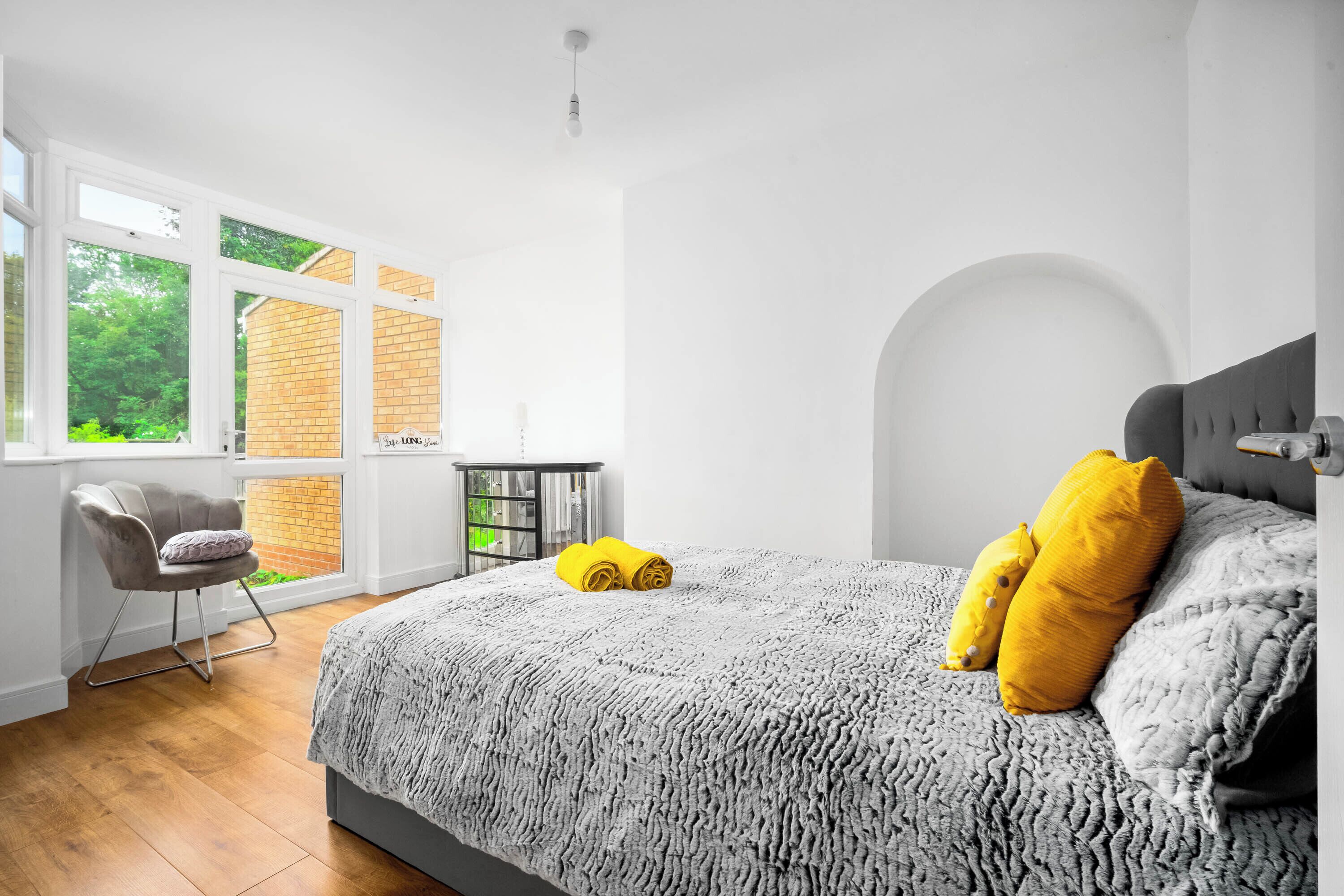 4 bedrooms, WiFi, bed sheets