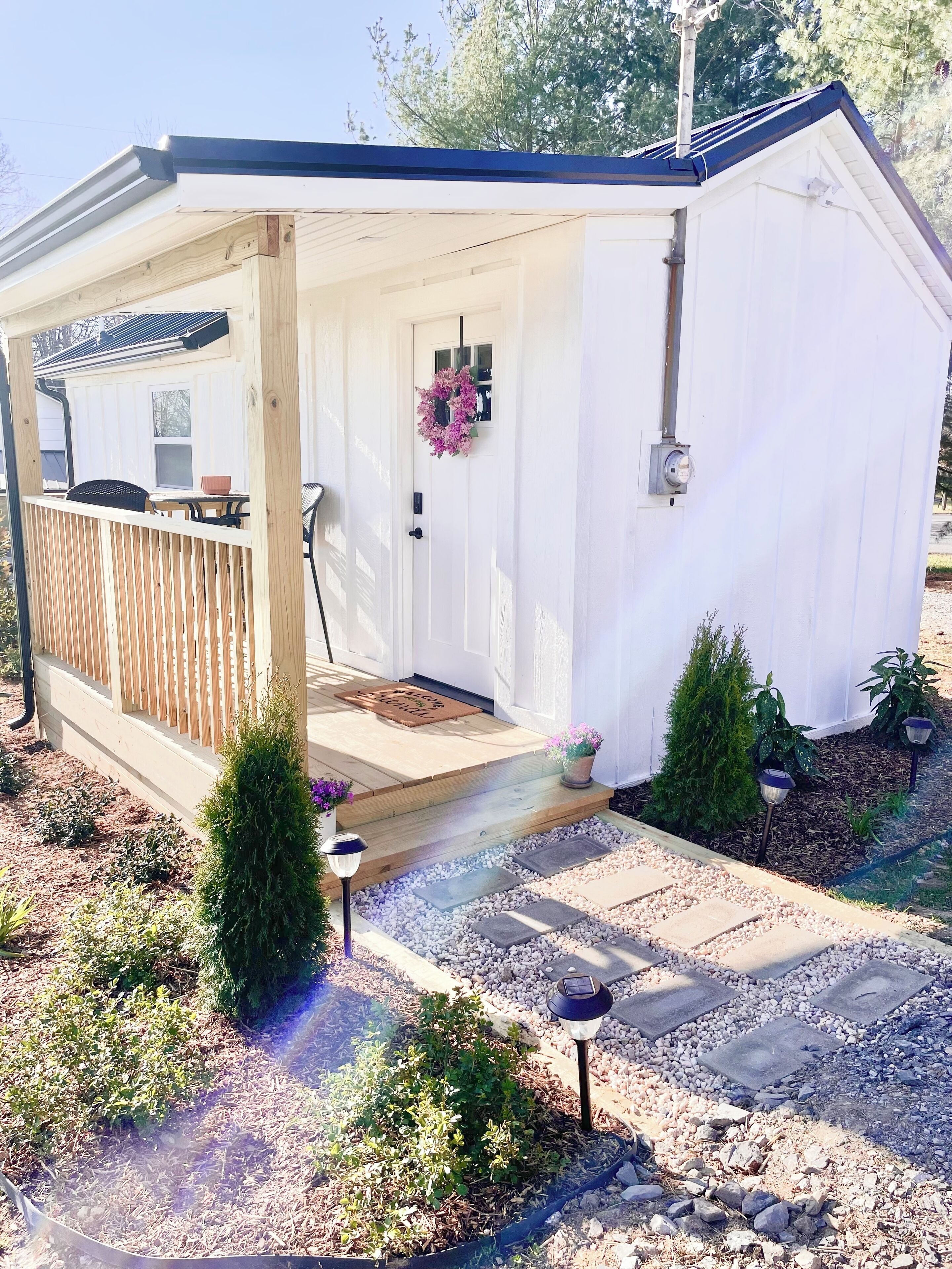 A Tiny Retreat in the middle of the Tri Cities