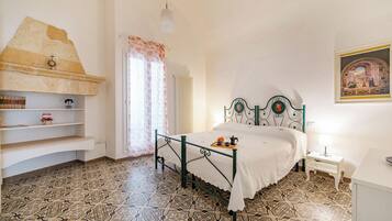 1 Schlafzimmer, Schreibtisch, BĂŒgeleisen/BĂŒgelbrett, kostenloses WLAN